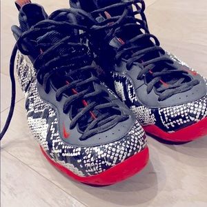 Men’s size 12. Foamposite snake print